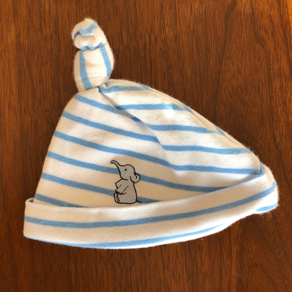 Janie and Jack white knot top beanie with elephant and blue stripes size 0-3M